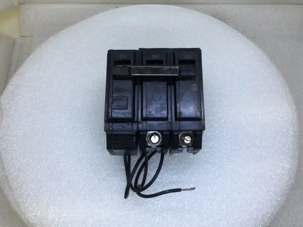 Limited Time General Electric THQB2120ST1 20 Amp 2 Pole 120/240V Breaker - w/Shunt Trip